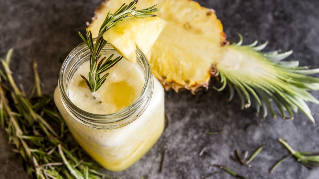 Recette de Smoothie Tropical au Jus d'Ananas Patrick Font
